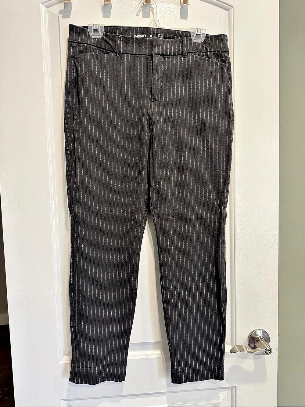 Old Navy High-Rise Pixie Pinstripe Pants Black Size 10